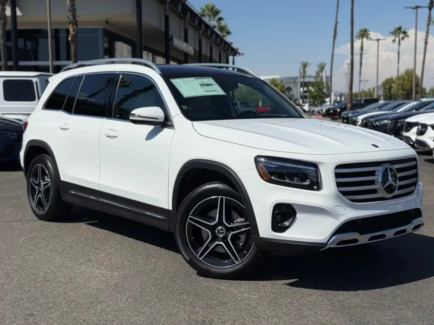 2026 Mercedes Benz GLB 250 photo 1