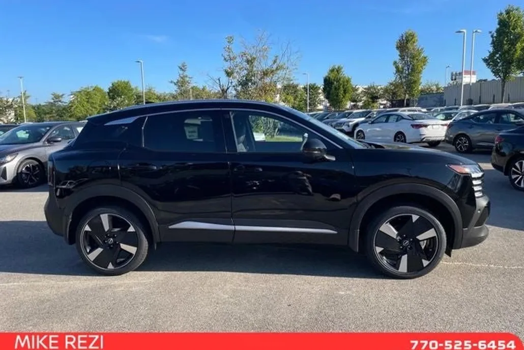 2025 Nissan Kicks SR photo 1