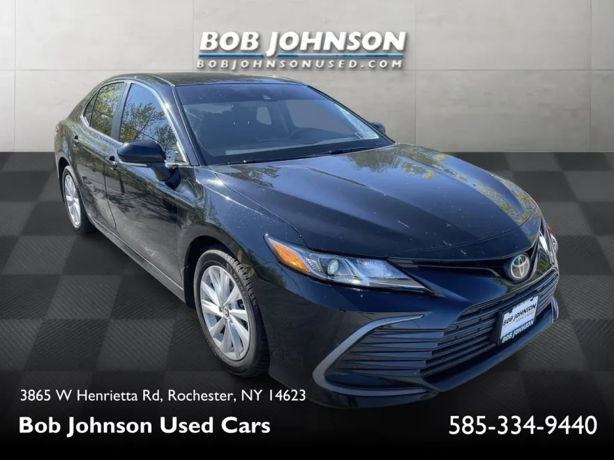 2023 Toyota Camry LE photo 1