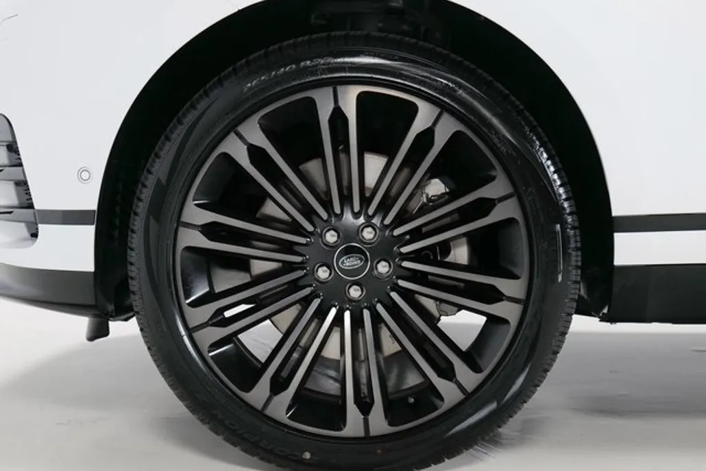 2026 Land Rover Range Rover Velar SE photo 1