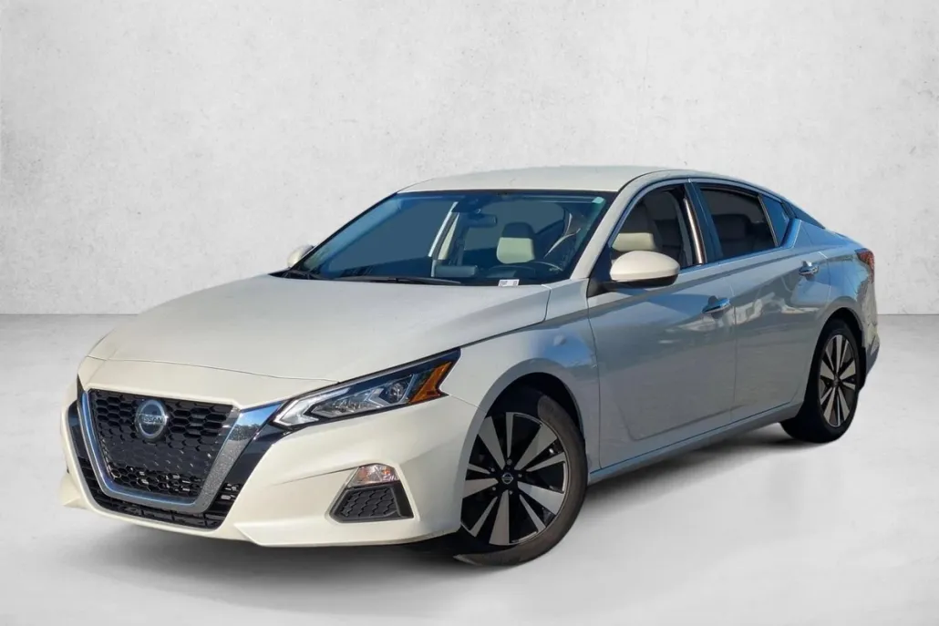 2022 Nissan Altima 2.5 SV photo 1