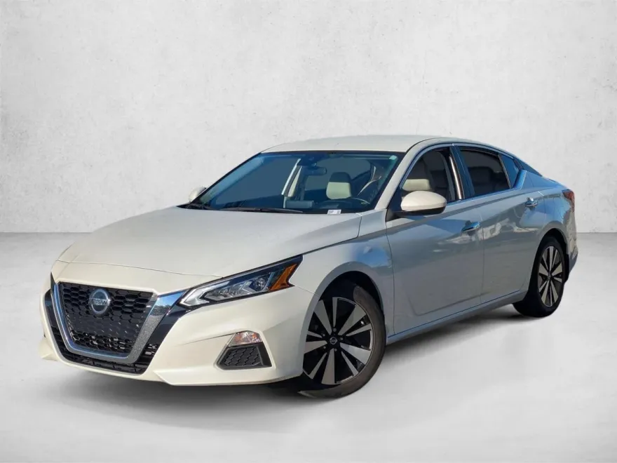 2022 Nissan Altima 2.5 SV photo 1