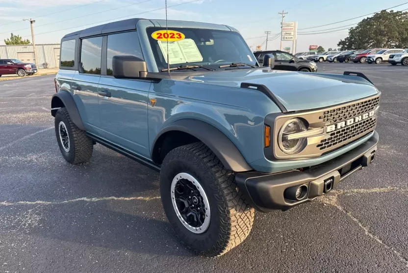 2023 Ford Bronco Badlands photo 1