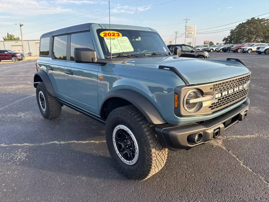 2023 Ford Bronco Badlands photo 1