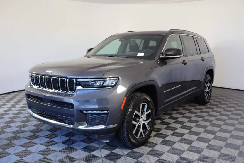 2024 Jeep Grand Cherokee Limited photo 1