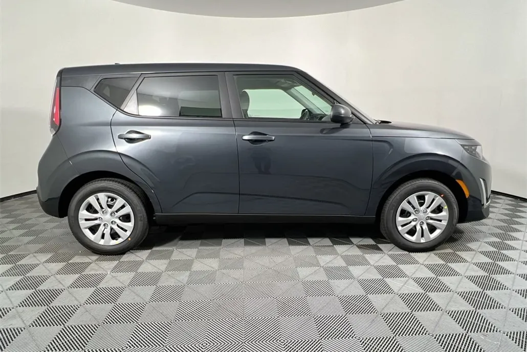 2025 Kia Soul LX S photo 1