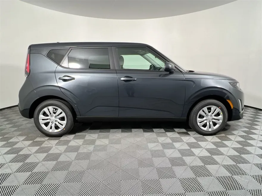 2025 Kia Soul LX S photo 1