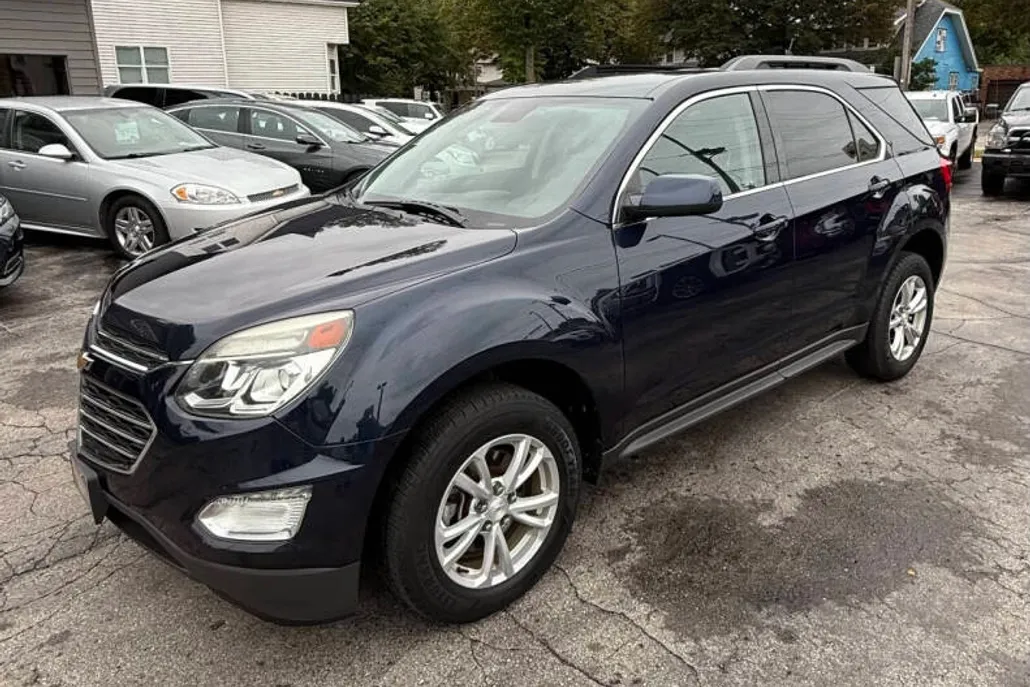 2016 Chevrolet Equinox LT photo 1