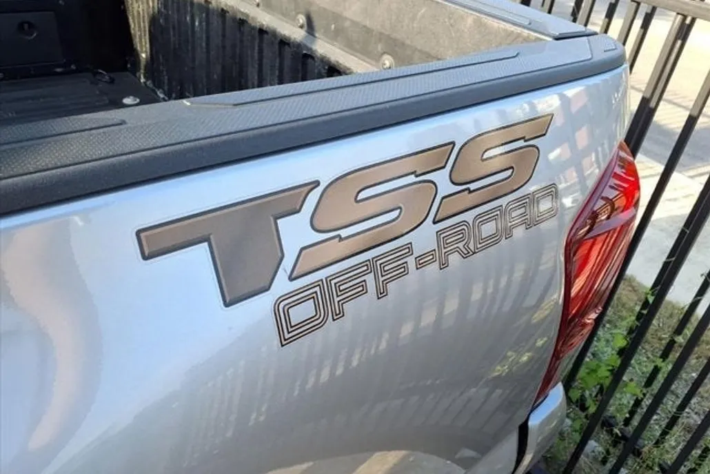 2023 Toyota Tacoma 4x4 SR5 photo 1