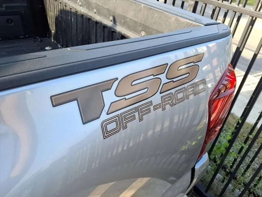2023 Toyota Tacoma 4x4 SR5 photo 1