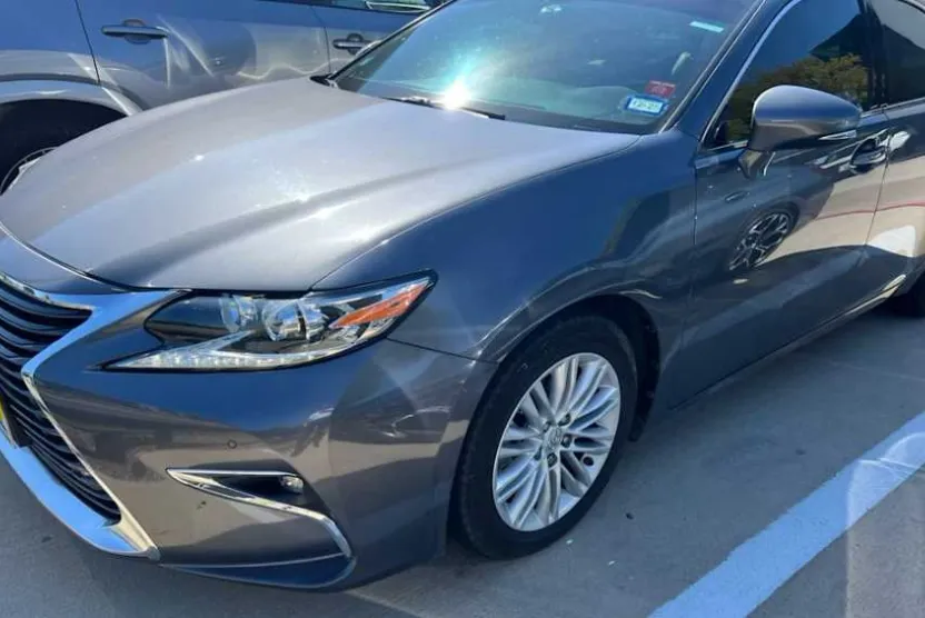2016 Lexus ES 350 photo 1