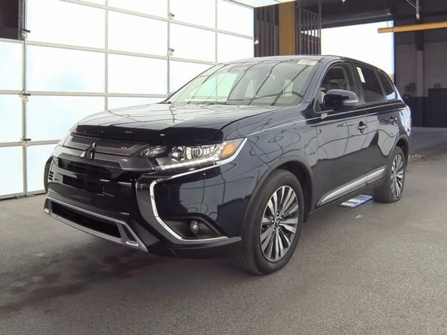 2020 Mitsubishi Outlander SE photo 1