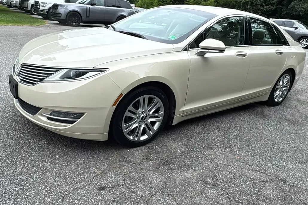 2016 Lincoln MKZ photo 1