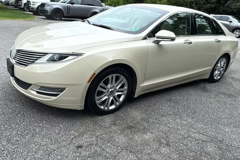 2016 Lincoln MKZ photo 1