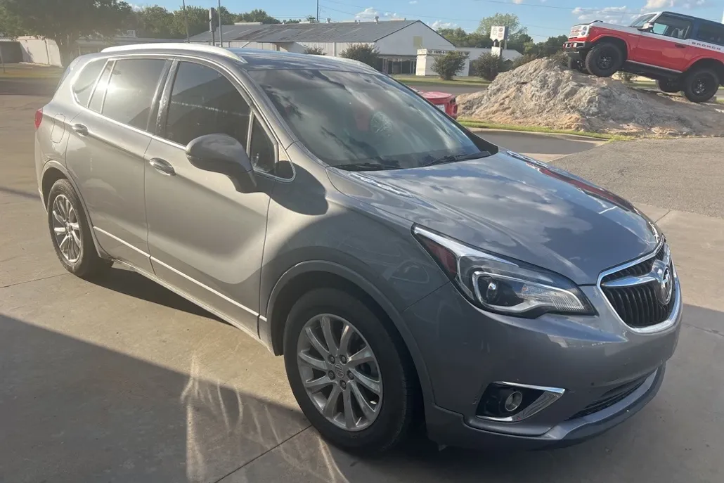 2020 Buick Envision Essence photo 1