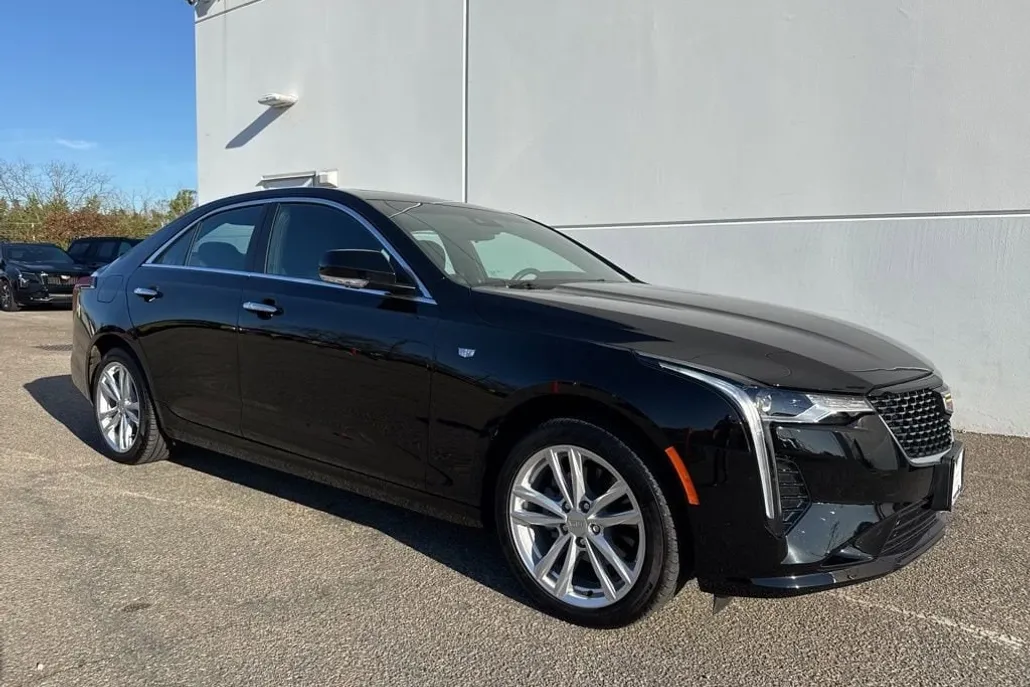 2023 Cadillac CT4 Luxury photo 1