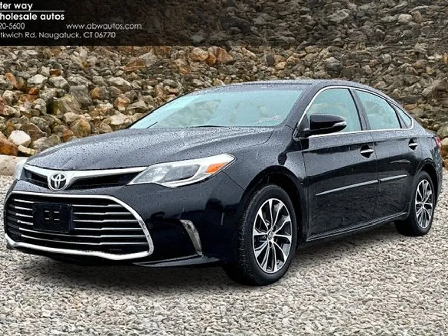 2016 Toyota Avalon XLE photo 1