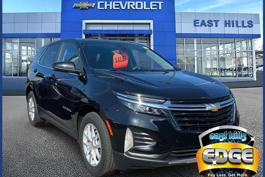 2022 Chevrolet Equinox LT photo 1