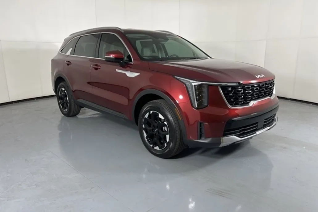 2025 Kia Sorento S photo 1