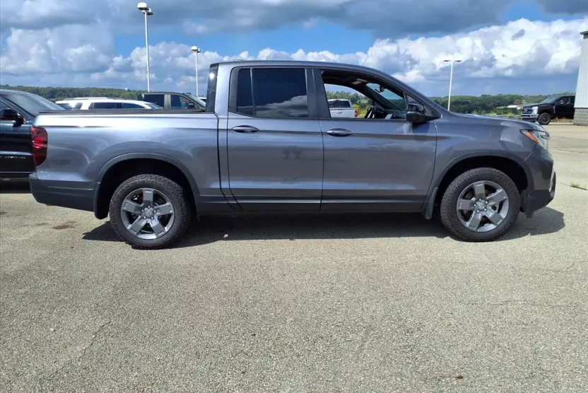 2024 Honda Ridgeline TrailSport photo 1