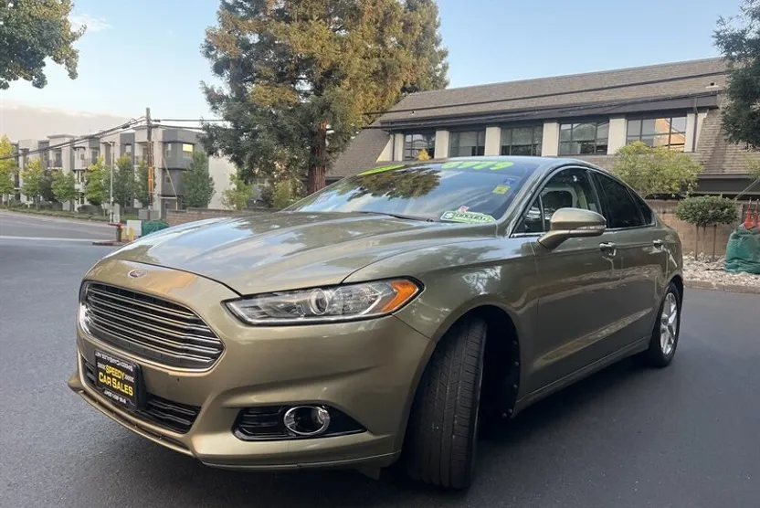 2013 Ford Fusion SE photo 1