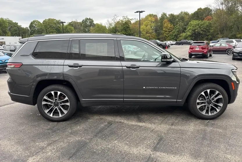 2021 Jeep Grand Cherokee Overland Sport photo 1