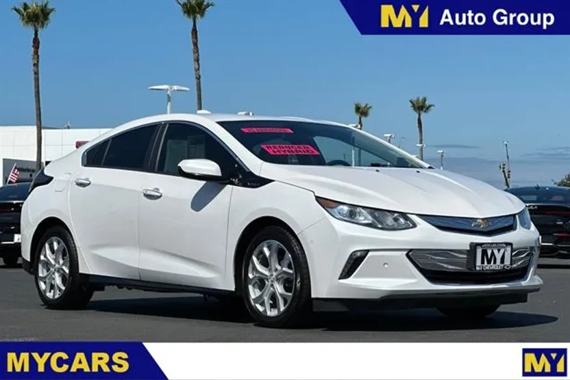 2018 Chevrolet Volt Premier photo 1