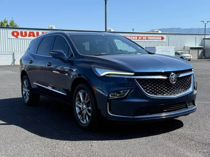 2022 Buick Enclave Avenir photo 1