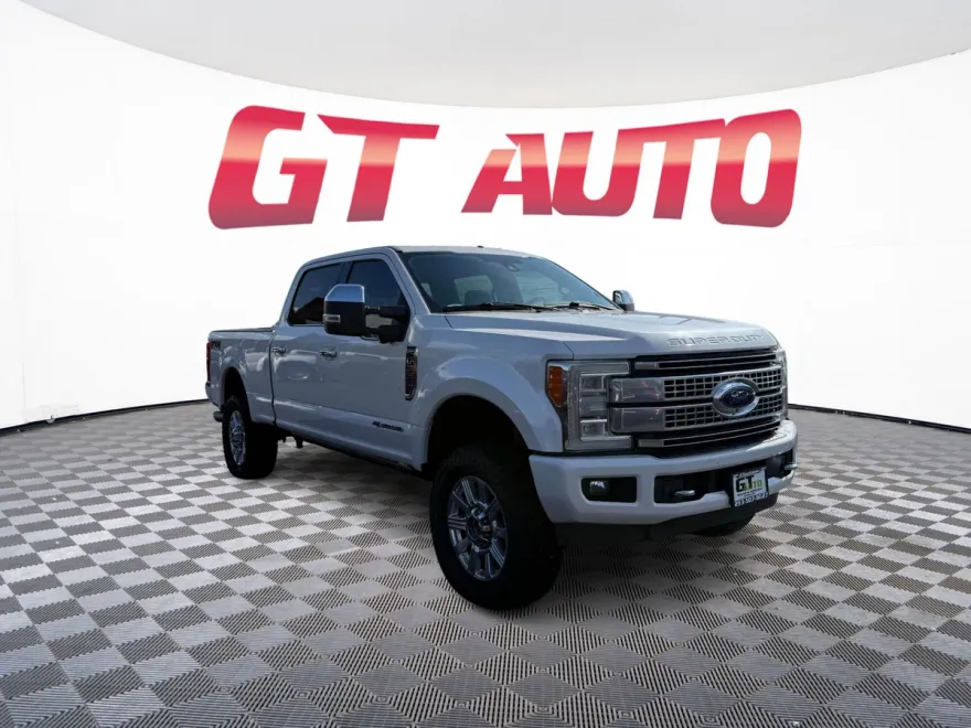 2017 Ford F-350 Platinum photo 1