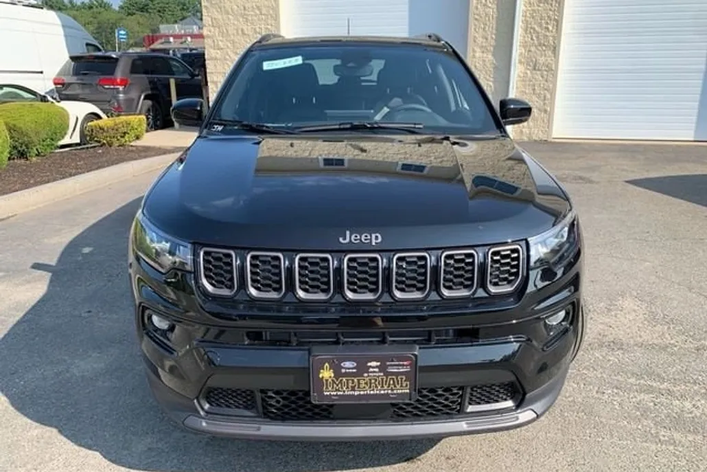 2025 Jeep Compass Limited photo 1
