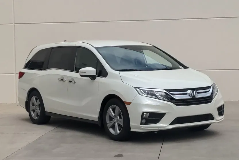 2018 Honda Odyssey EX photo 1