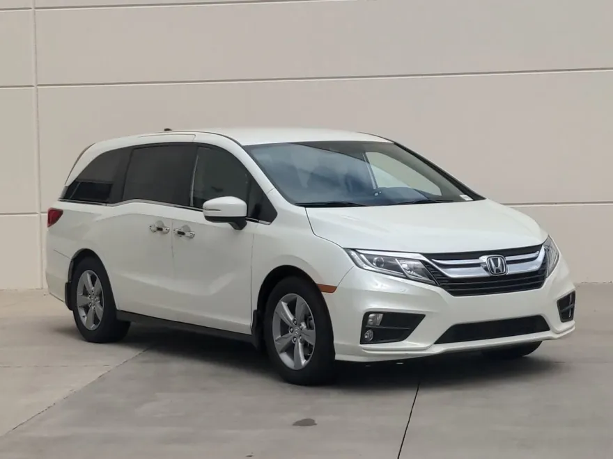 2018 Honda Odyssey EX photo 1