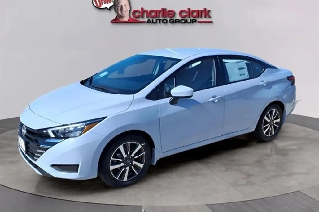 2025 Nissan Versa SV photo 1