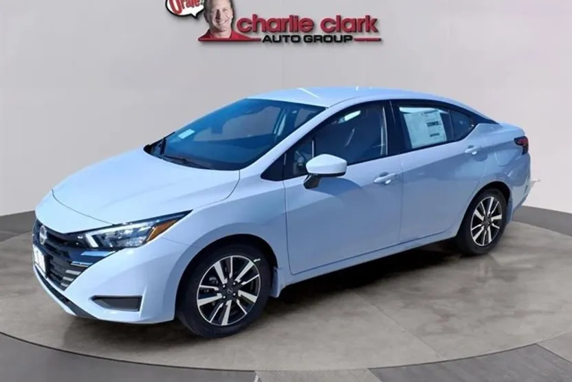 2025 Nissan Versa SV photo 1
