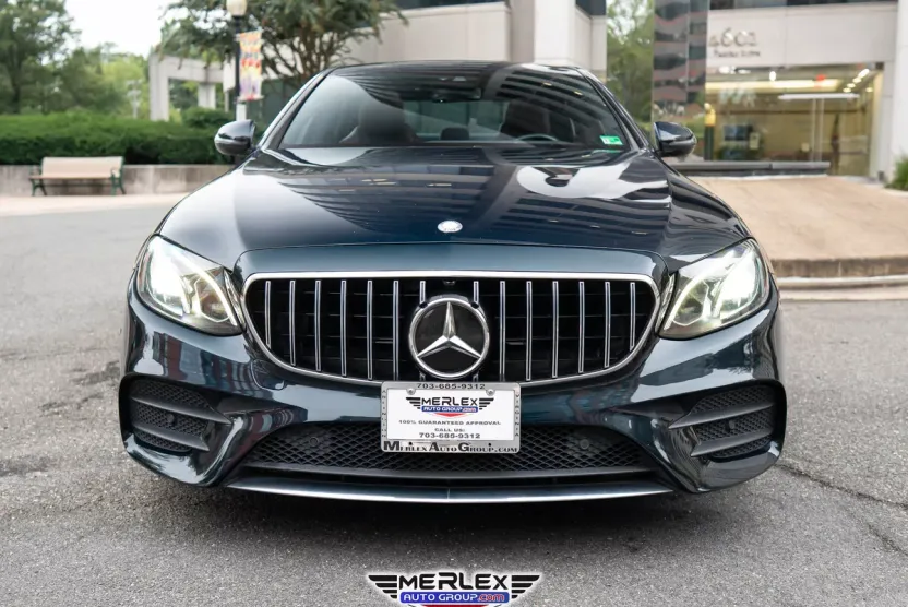 2017 Mercedes Benz E 300 photo 1