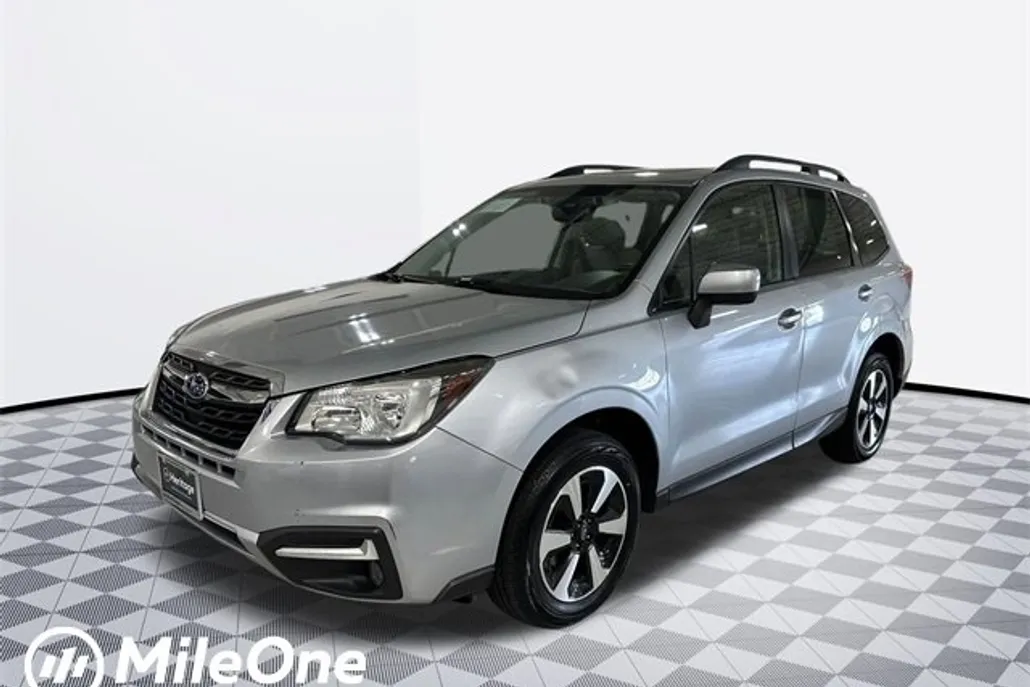 2017 Subaru Forester 2.5i Premium photo 1