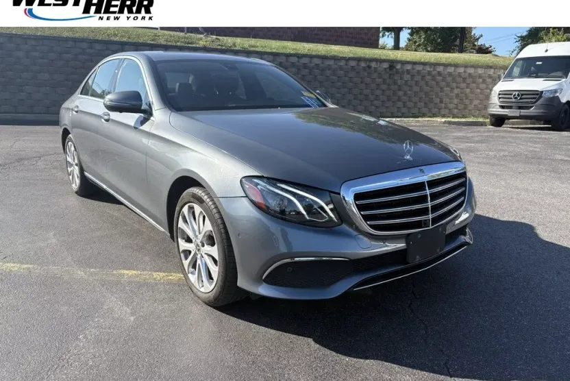 2019 Mercedes Benz E 300 4MATIC Sedan photo 1