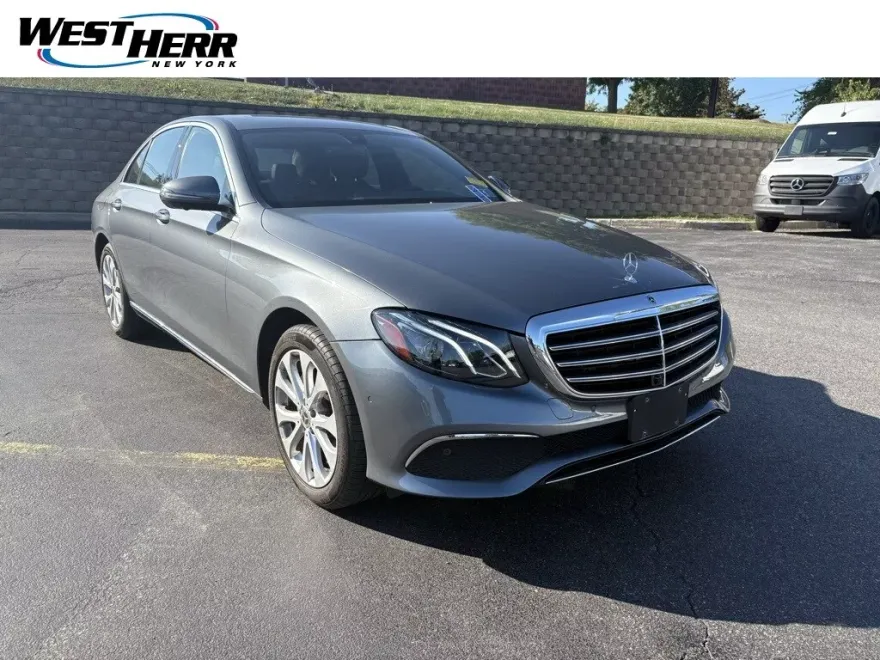 2019 Mercedes Benz E 300 4MATIC Sedan photo 1