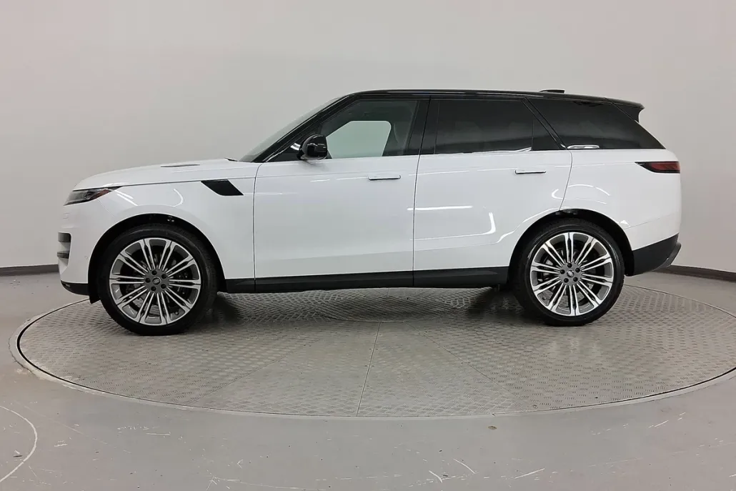 2025 Land Rover Range Rover Sport P360 SE photo 1