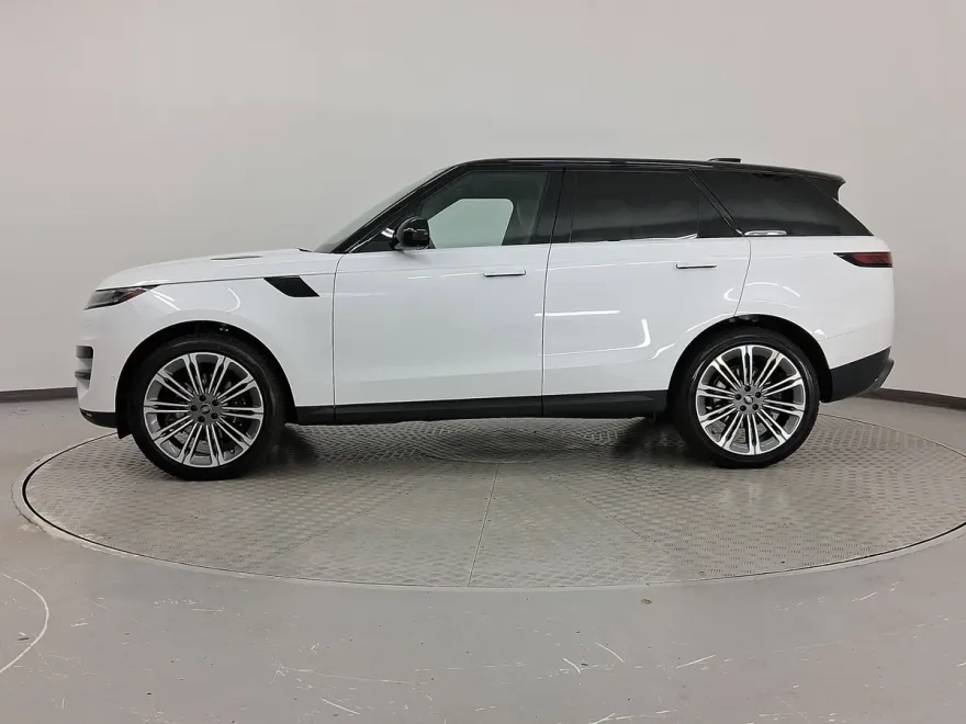 2025 Land Rover Range Rover Sport P360 SE photo 1