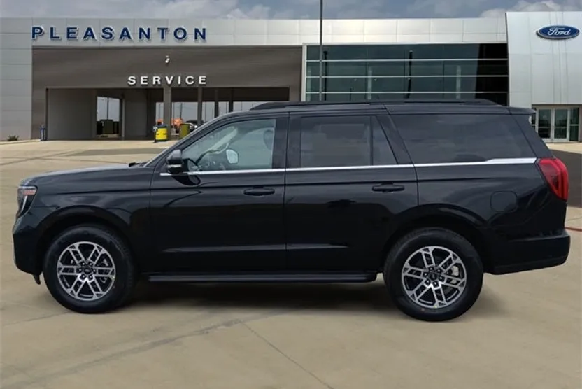 2025 Ford Expedition photo 1