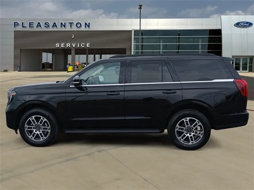 2025 Ford Expedition photo 1