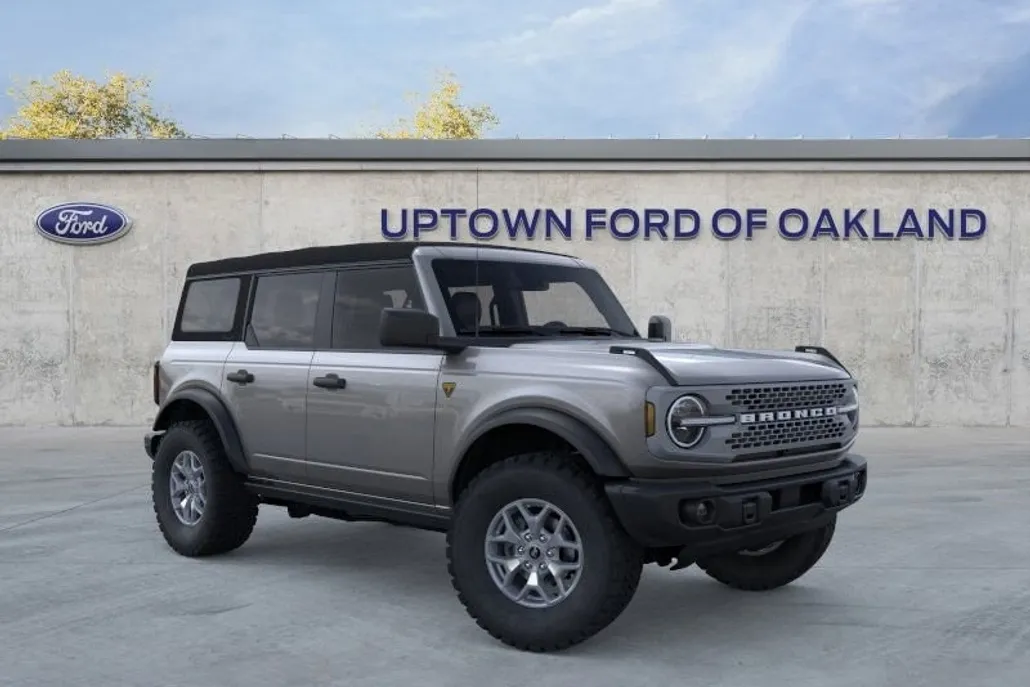 2023 Ford Bronco Badlands photo 1