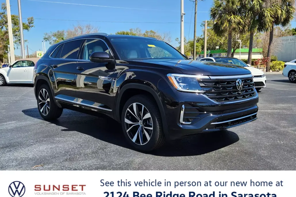 2025 Volkswagen Atlas Cross Sport SEL Premium R-Line photo 1