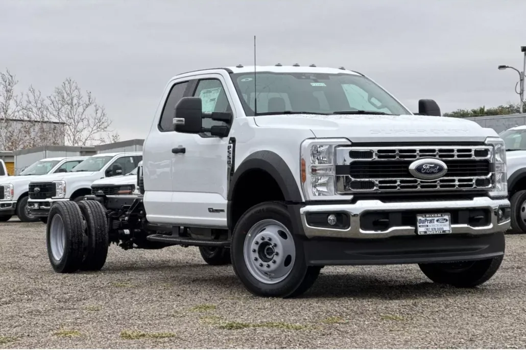 2024 Ford F-550 photo 1