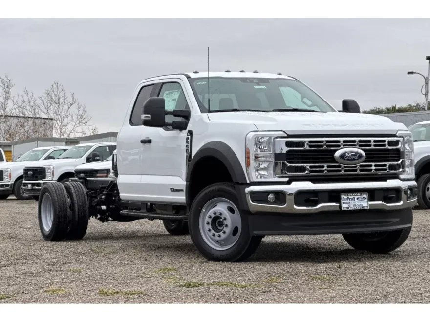 2024 Ford F-550 photo 1