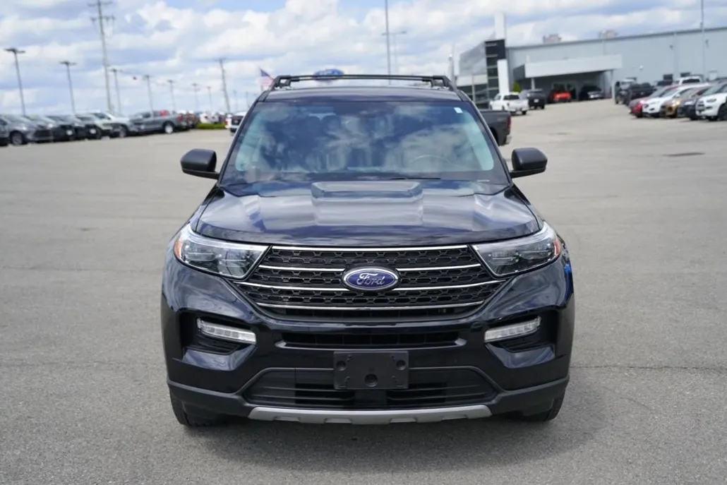 2022 Ford Explorer XLT photo 1