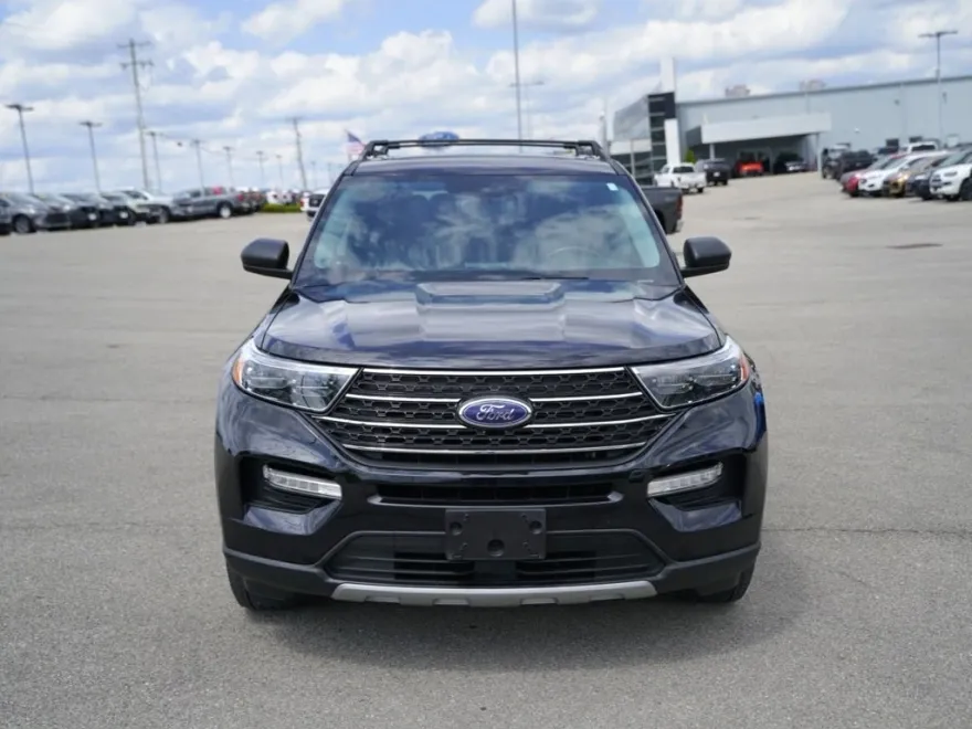 2022 Ford Explorer XLT photo 1