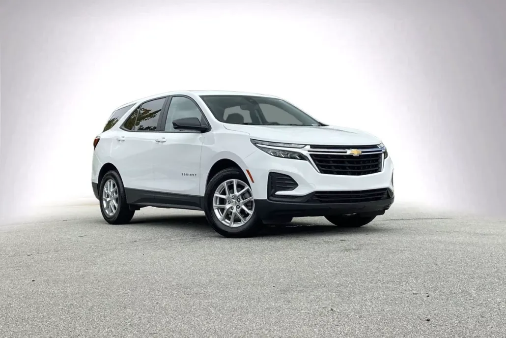 2023 Chevrolet Equinox LS photo 1