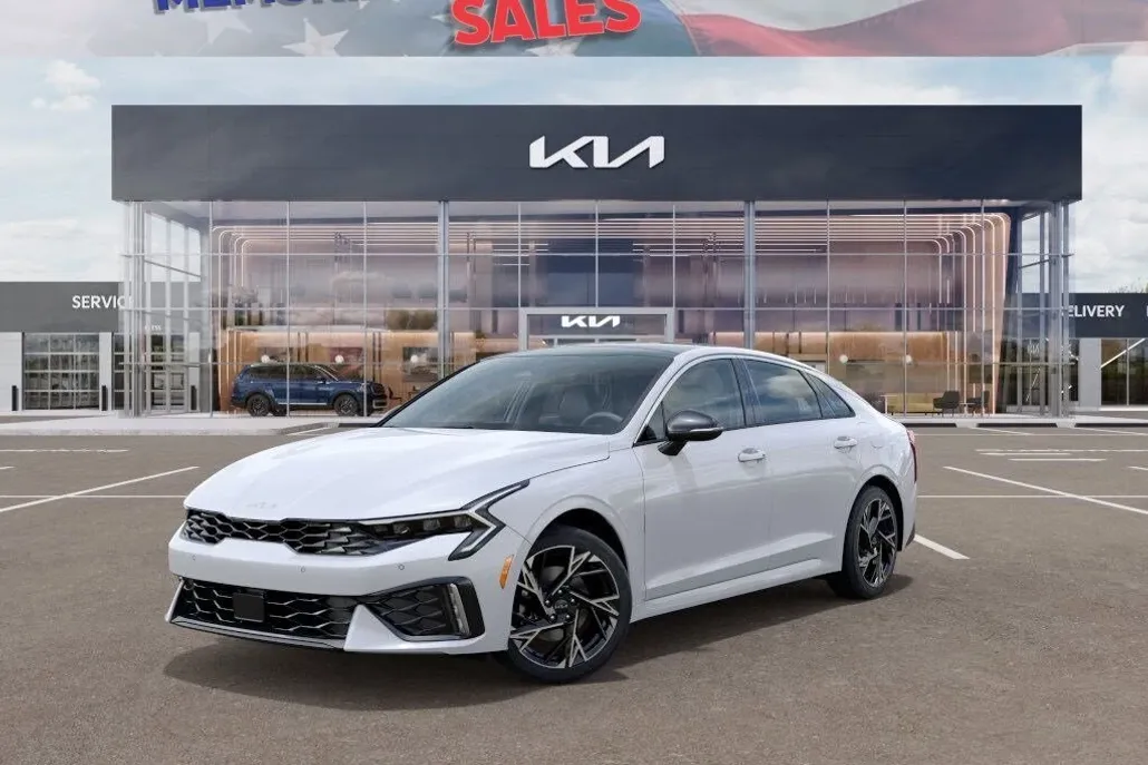 2025 Kia K5 GT-Line photo 1